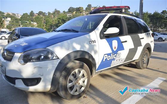 Jovem é preso por tráfico de drogas no bairro Zumbi em Cachoeiro Jovem é preso por tráfico de drogas no bairro Zumbi em Cachoeiro