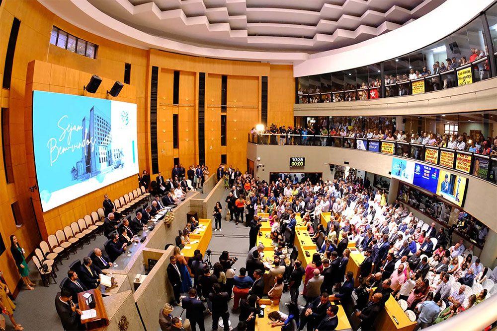 ALES-ES: Deputados tomam posse em sessão solene ALES-ES: Deputados tomam posse em sessão solene