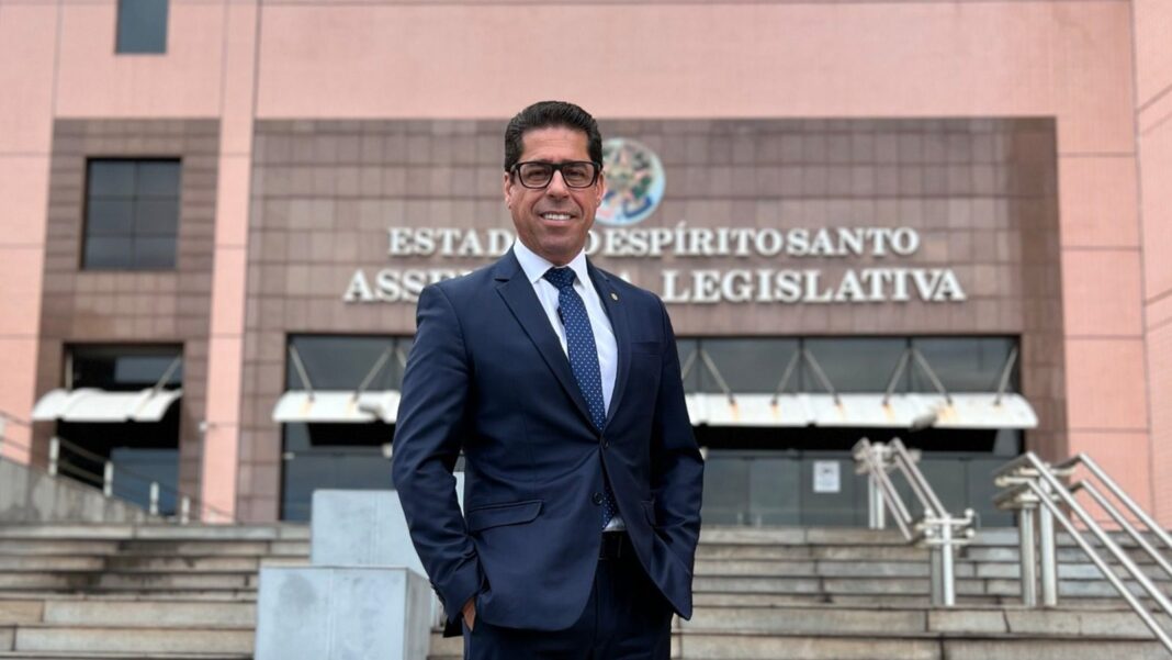 Assembleia Legislativa veste verde e amarelo para torcer pela seleção brasileira feminina de futebol durante a Copa do Mundo Assembleia Legislativa veste verde e amarelo para torcer pela seleção brasileira feminina de futebol durante a Copa do Mundo