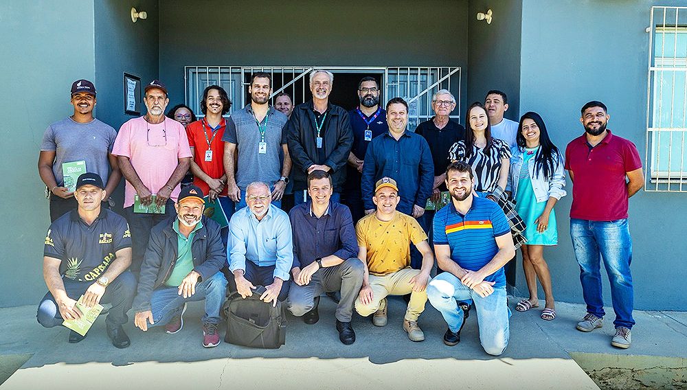 Marataízes: Prefeitura e Governo do Estado debatem a cultura do abacaxi e seus desafios Marataízes: Prefeitura e Governo do Estado debatem a cultura do abacaxi e seus desafios
