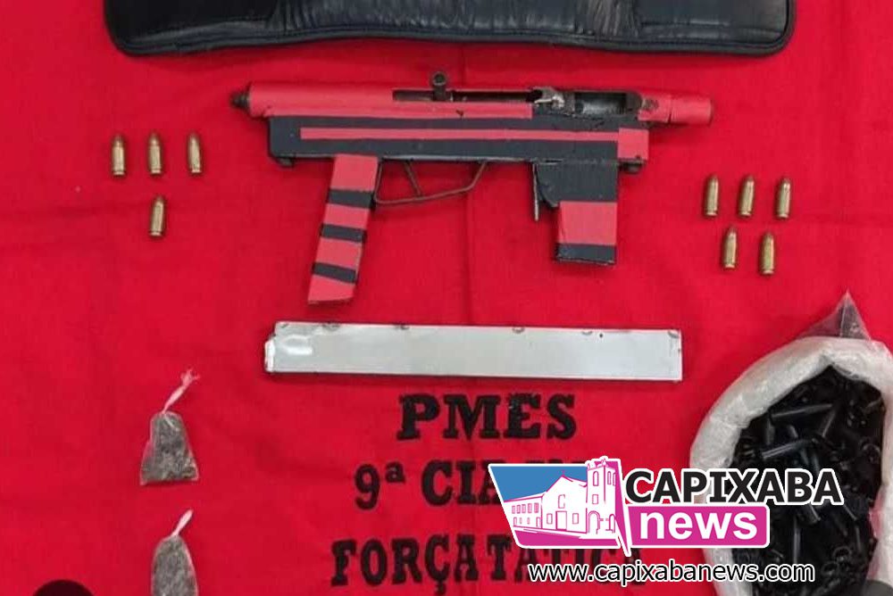 Itapemirim: Polícia Militar apreende submetralhadora e drogas no Rosa Meirelles Itapemirim: Polícia Militar apreende submetralhadora e drogas no Rosa Meirelles