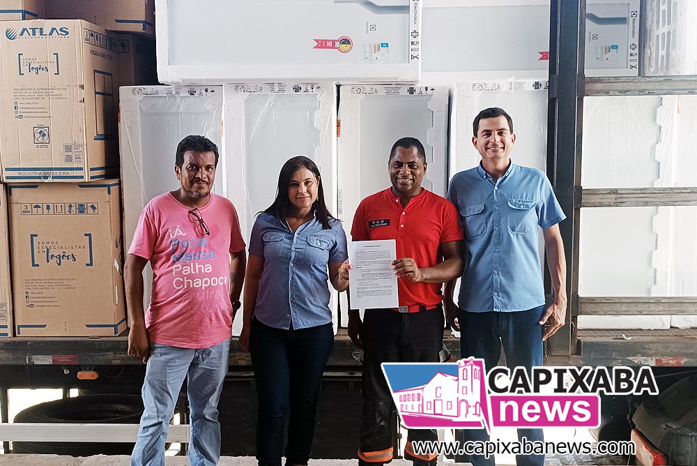 Samarco entrega doações para assistência a famílias de municípios impactados pelas chuvas no ES Samarco entrega doações para assistência a famílias de municípios impactados pelas chuvas no ES
