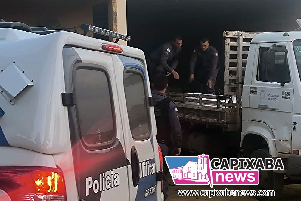 Vídeos: Polícia recupera 1020 sacas de adubo roubadas da Prefeitura de Itapemirim Vídeos: Polícia recupera 1020 sacas de adubo roubadas da Prefeitura de Itapemirim