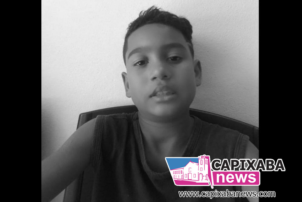 Comoção marca despedida de menino de 8 anos vítima de queimaduras em Itapemirim Comoção marca despedida de menino de 8 anos vítima de queimaduras em Itapemirim