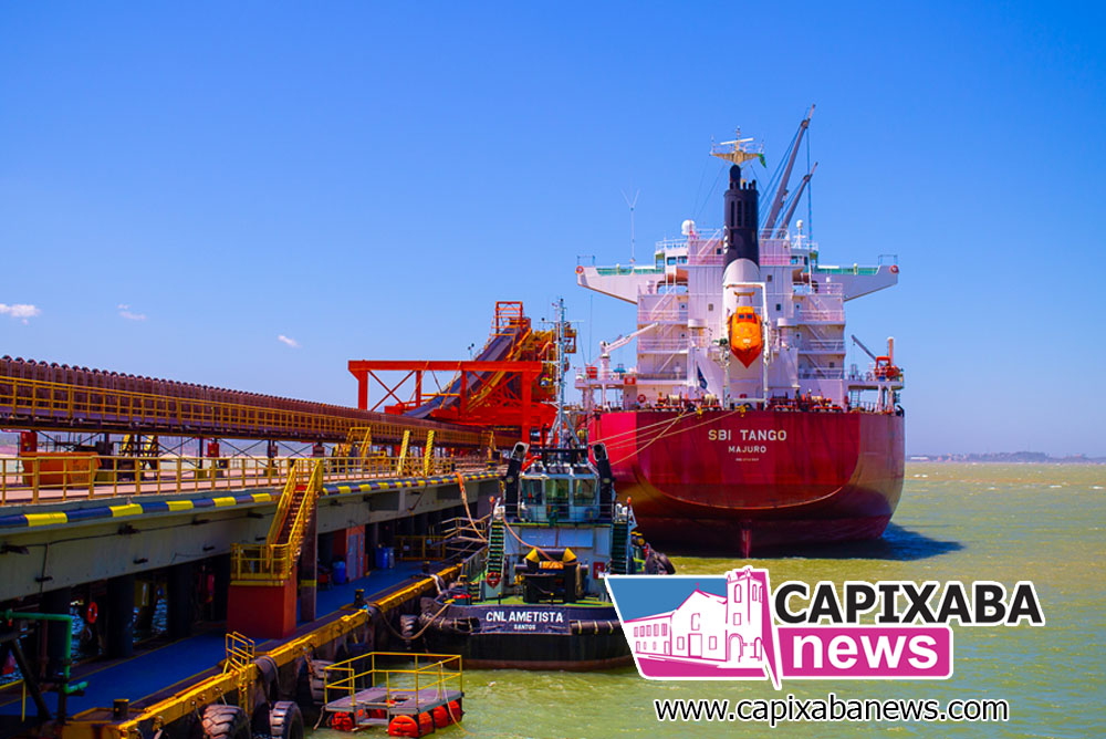 Samarco inicia atividade de dragagem no Porto de Ubu, em Anchieta Samarco inicia atividade de dragagem no Porto de Ubu, em Anchieta