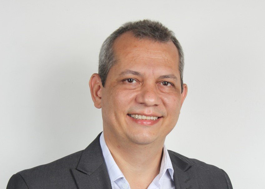Eder Botelho assume liderança da Semdes em Cachoeiro com foco em assistência social Eder Botelho da Fonseca assume a Secretaria Municipal de Desenvolvimento Social - Prefeitura de Cachoeiro de Itapemirim
