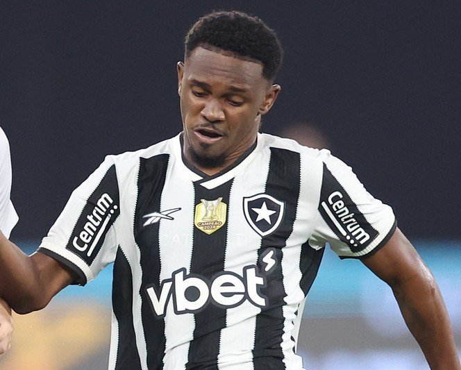 Jeffinho sofre lesão e vira desfalque do Botafogo no Mundial de Clubes