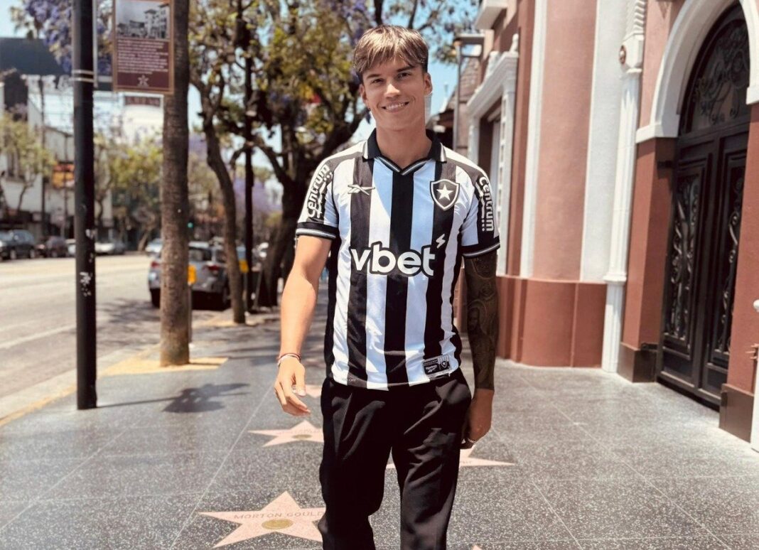 Joaquín Correa chega aos EUA e se junta ao Botafogo para o Mundial de Clubes da FIFA Joaquín Correa se junta ao elenco do Botafogo nos EUA para a disputa do Mundial
