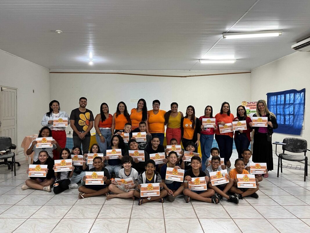 Maio Laranja: CRAS e escola se unem para orientar crianças sobre proteção e limites