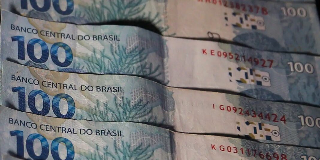S&P mantém classificação da dívida brasileira com perspectiva estável S&P mantém nota da dívida brasileira e não prevê mudanças