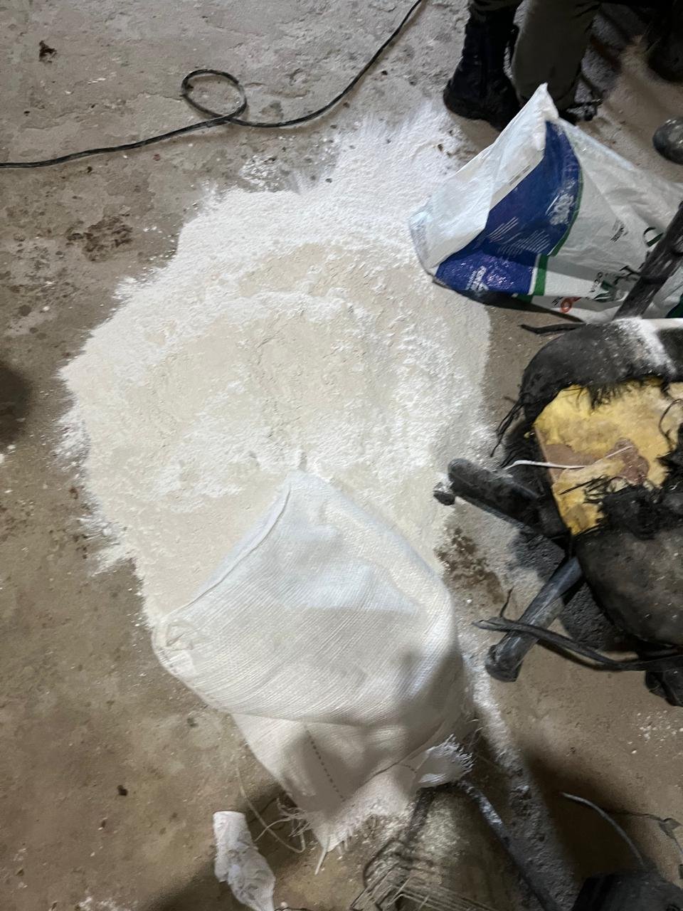 Polícia Civil apreende drogas e arma em operação contra tráfico em Linhares Polícia Civil apreende drogas e arma em operação contra tráfico em Linhares
