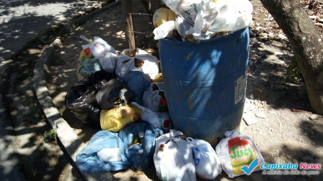 TURISTAS E MORADORES RECLAMAM DA FALTA DE COLETA DE LIXO EM MARATAÍZES TURISTAS E MORADORES RECLAMAM DA FALTA DE COLETA DE LIXO EM MARATAÍZES