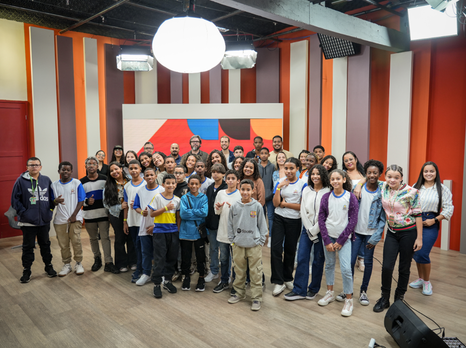 Alunos de Conceição da Barra visitam Fundação Carmélia em atividade do governo Alunos de Conceição da Barra visitam Fundação Carmélia em atividade do governo