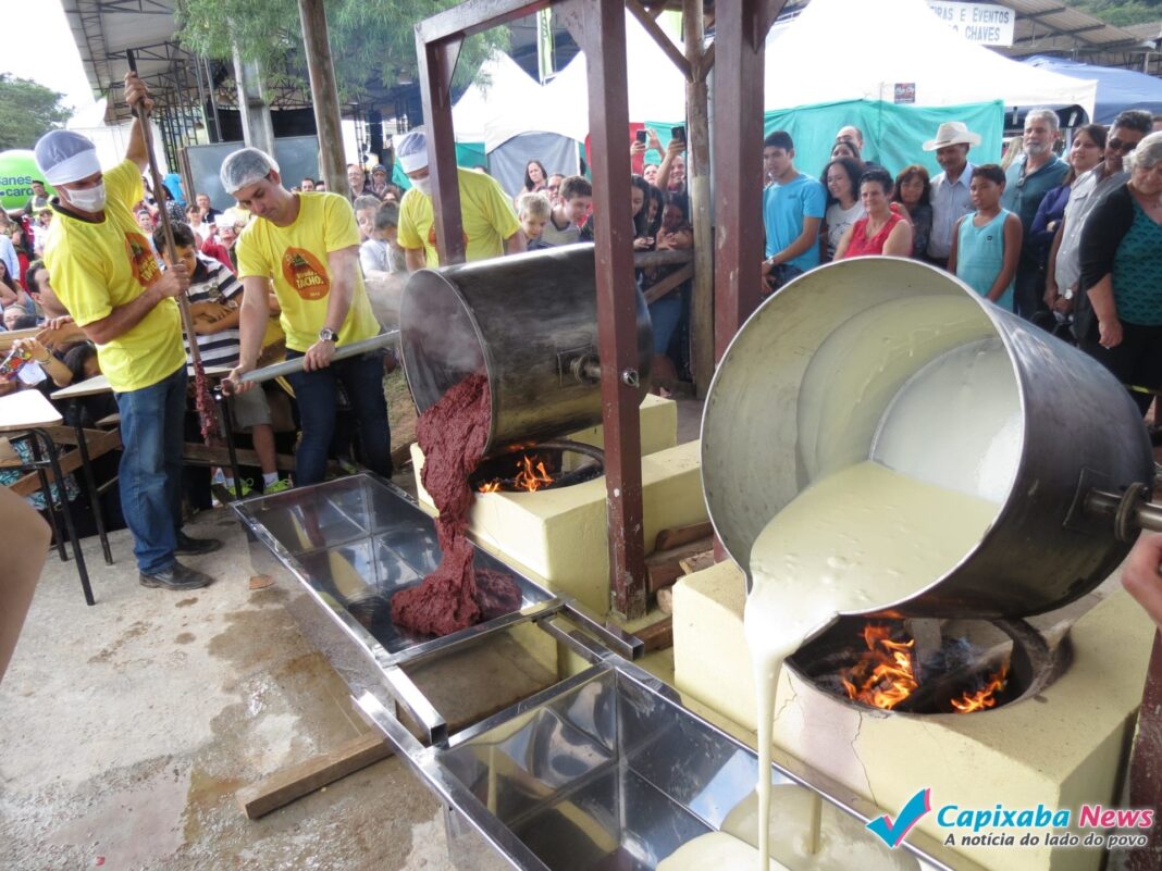 Quase uma tonelada de doce de banana com requeijão na festa da cidade Quase uma tonelada de doce de banana com requeijão na festa da cidade