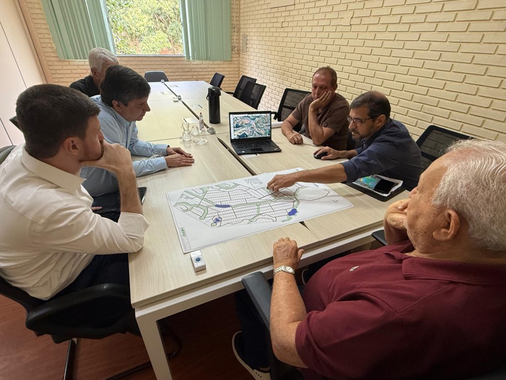 Cachoeiro avança com Cidade Industrial de Pacotuba e parceria com a Cesan Diretoria da Cesan conhece projeto da Cidade Industrial de Pacotuba em Cachoeiro - Prefeitura de Cachoeiro de Itapemirim