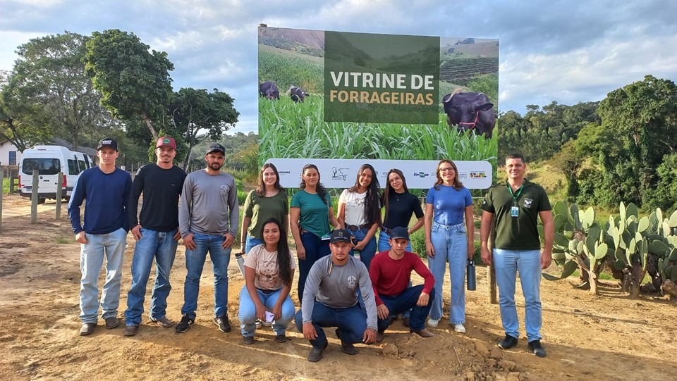 Governo do ES capacita pecuaristas em inseminação artificial bovina Governo do ES capacita pecuaristas em inseminação artificial bovina