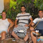 quem-esta-veraneando-em-marataizes-e-o-empresario-e-vice-prefeito-de-ibitirama-hisham-el-jurdi-junto-com-seu-pai-que-tambem-passa-ferias-no-brasil-o-empresario-hatem-el-jurdi-e-samir-brito-seu-amigo
