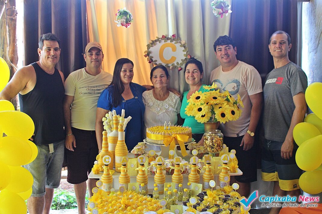 Comemoração em Família do dia das Mães e Aniversário de Dona Catarina Comemoração em Família do dia das Mães e Aniversário de Dona Catarina