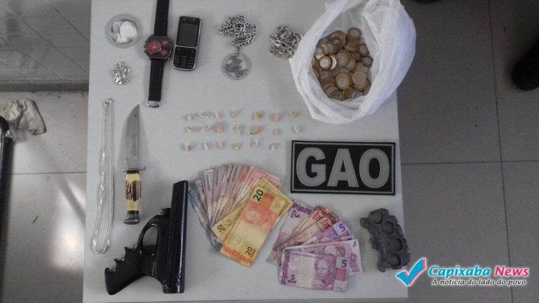 Policiais Militares prendem mais um traficante em Marataízes Policiais Militares prendem mais um traficante em Marataízes