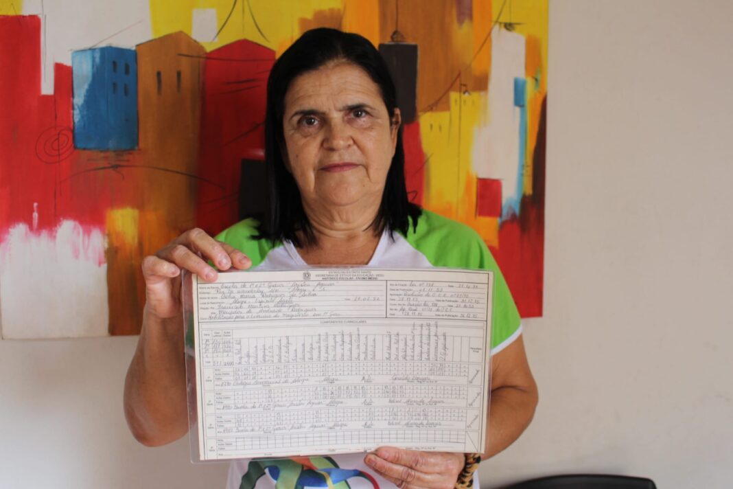 Impossibilitada de lecionar por erro em diploma Impossibilitada de lecionar por erro em diploma