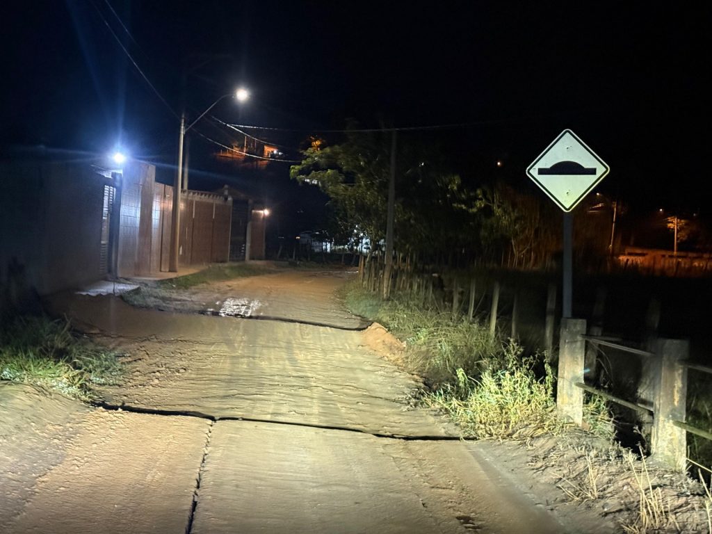 Morador de Cachoeiro é notificado por instalação irregular de quebra-molas em estrada Morador de Córrego dos Monos é notificado após instalação irregular de quebra-molas que causou acidente grave - Prefeitura de Cachoeiro de Itapemirim