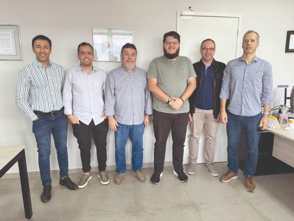 Prefeito de Cachoeiro se reúne com ASCOSUL para discutir desburocratização e empreendedorismo Prefeitura de Cachoeiro debate com ASCOSUL desburocratização e desenvolvimento econômico - Prefeitura de Cachoeiro de Itapemirim