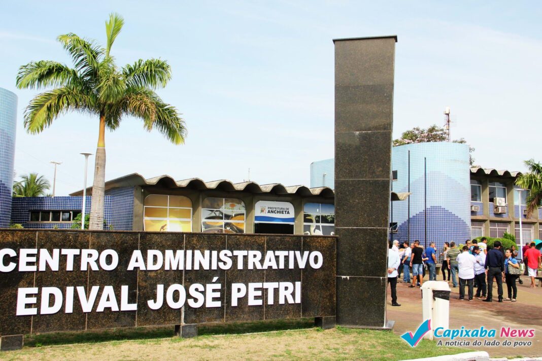 Prefeitura de Anchieta quita dívida com servidores comissionados Prefeitura de Anchieta quita dívida com servidores comissionados