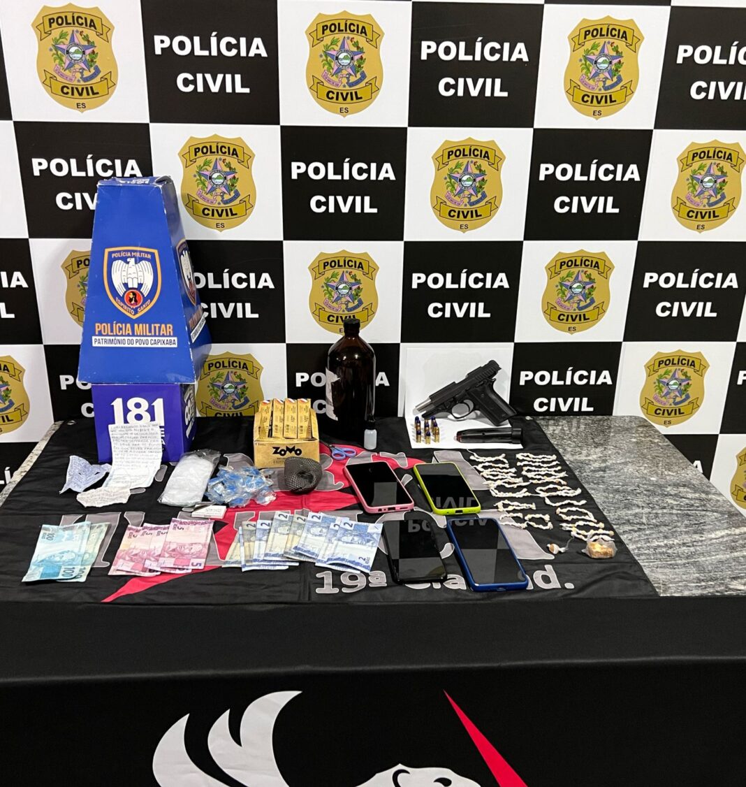 <p><strong>Polícia Civil cumpre mandado de prisão e apreende drogas e arma em Montanha</strong></p> <p><strong>Polícia Civil cumpre mandado de prisão e apreende drogas e arma em Montanha</strong></p>