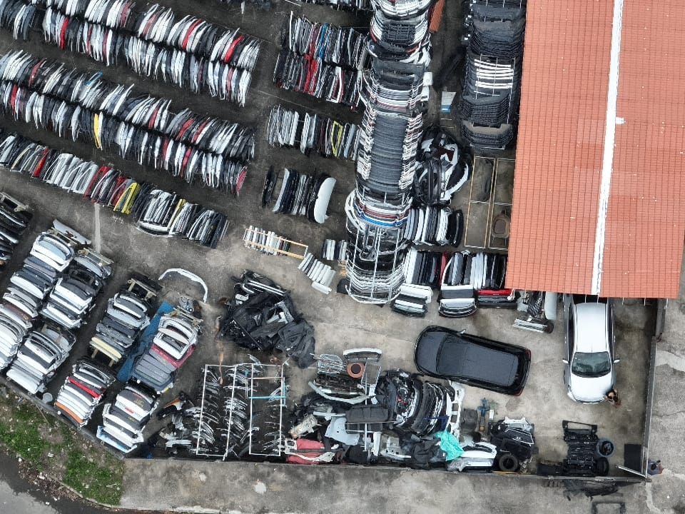 Polícia Civil deflagra operação em ferro-velho clandestino em Vila Velha Polícia Civil deflagra operação em ferro-velho clandestino em Vila Velha