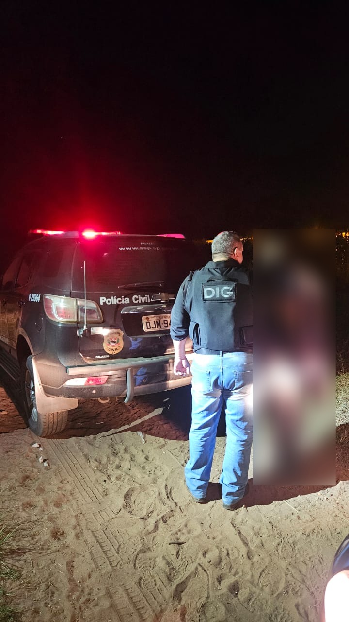 <p><strong>Polícia Civil prende três suspeitos pela morte de vereador em Governador Lindenberg</strong></p> <p><strong>Polícia Civil prende três suspeitos pela morte de vereador em Governador Lindenberg</strong></p>