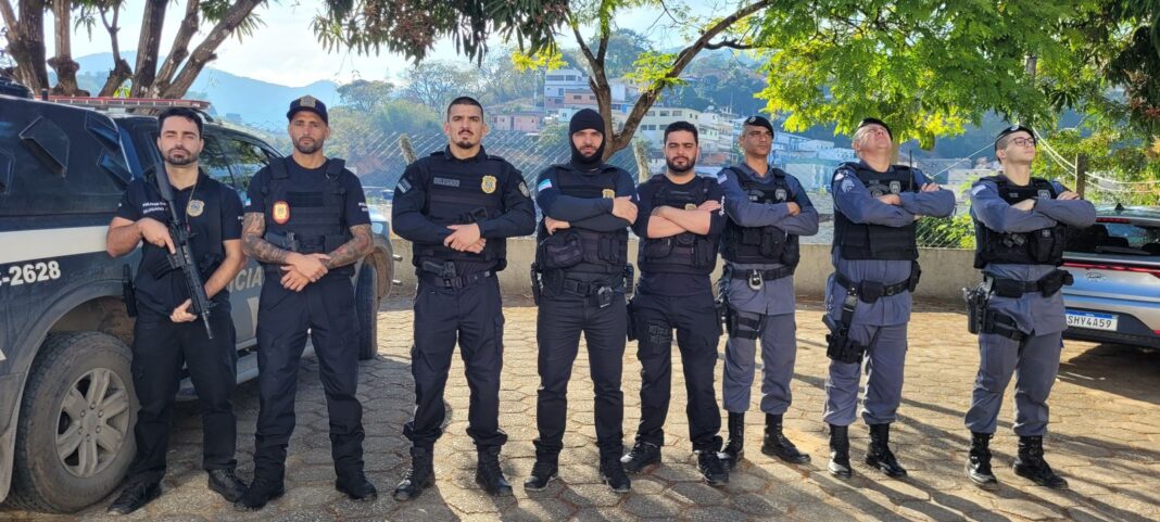 Polícia Civil e PM de Afonso Cláudio prendem quatro suspeitos por tráfico de drogas Polícia Civil e PM de Afonso Cláudio prendem quatro suspeitos por tráfico de drogas
