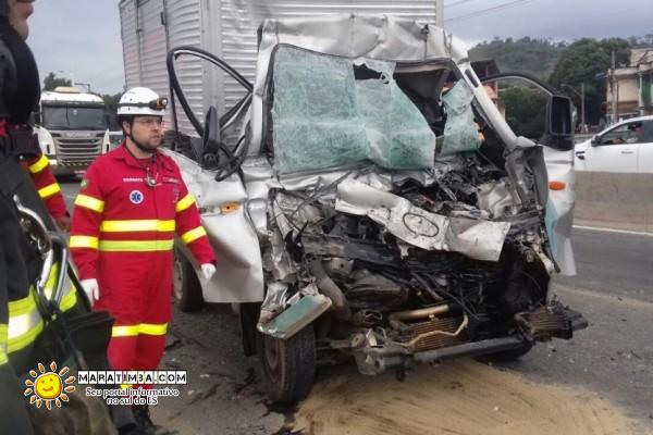 Drogas são encontradas dentro de caminhão-baú envolvido em acidente Drogas são encontradas dentro de caminhão-baú envolvido em acidente