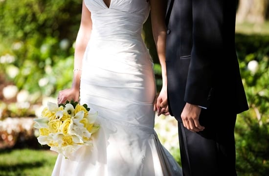Noivos saem para casamento civil e têm casa assaltada Noivos saem para casamento civil e têm casa assaltada