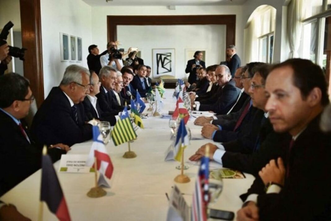 Governadores querem mudar aposentadoria de PM e professor Governadores querem mudar aposentadoria de PM e professor