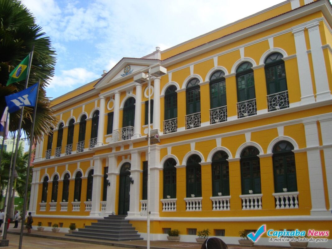 Prefeitura de Cachoeiro antecipa pagamento de dezembro dos servidores Prefeitura de Cachoeiro antecipa pagamento de dezembro dos servidores