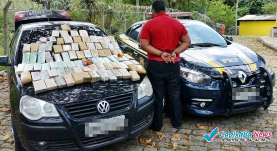 Homem é preso transportando 85 tabletes de maconha em Guarapari Homem é preso transportando 85 tabletes de maconha em Guarapari