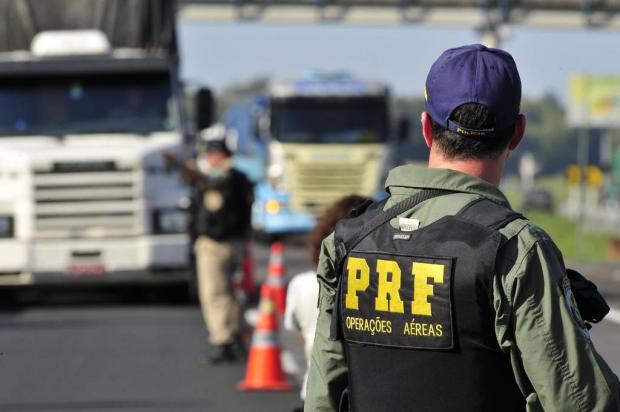 Grave acidente deixa cinco feridos e um morto na BR-101, em São Mateus. Grave acidente deixa cinco feridos e um morto na BR-101, em São Mateus.
