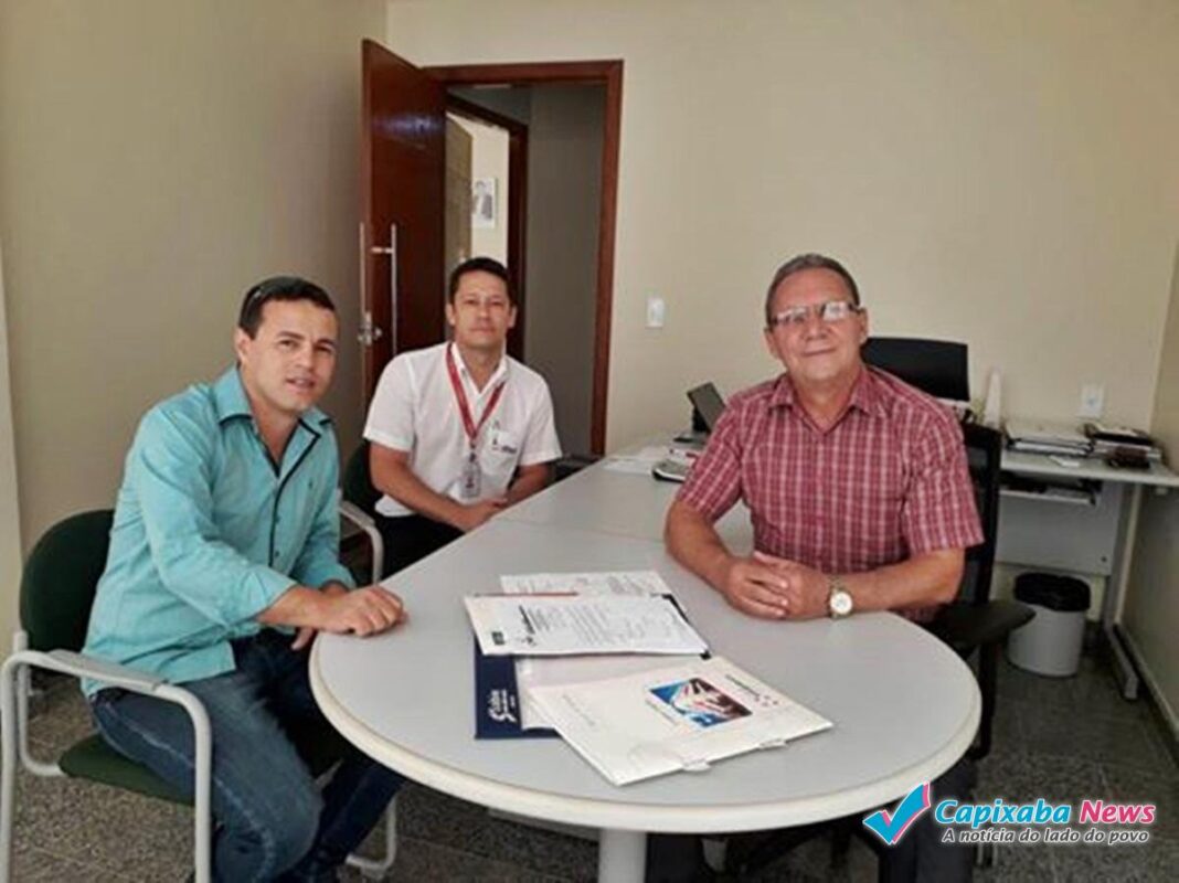 O VEREADOR ROGERINHO REÚNE COM A SUPERINTENDÊNCIA DO HECI, HOSPITAL EVANGÉLICO CACHOEIRO DE ITAPEMIRIM. O VEREADOR ROGERINHO REÚNE COM A SUPERINTENDÊNCIA DO HECI, HOSPITAL EVANGÉLICO CACHOEIRO DE ITAPEMIRIM.