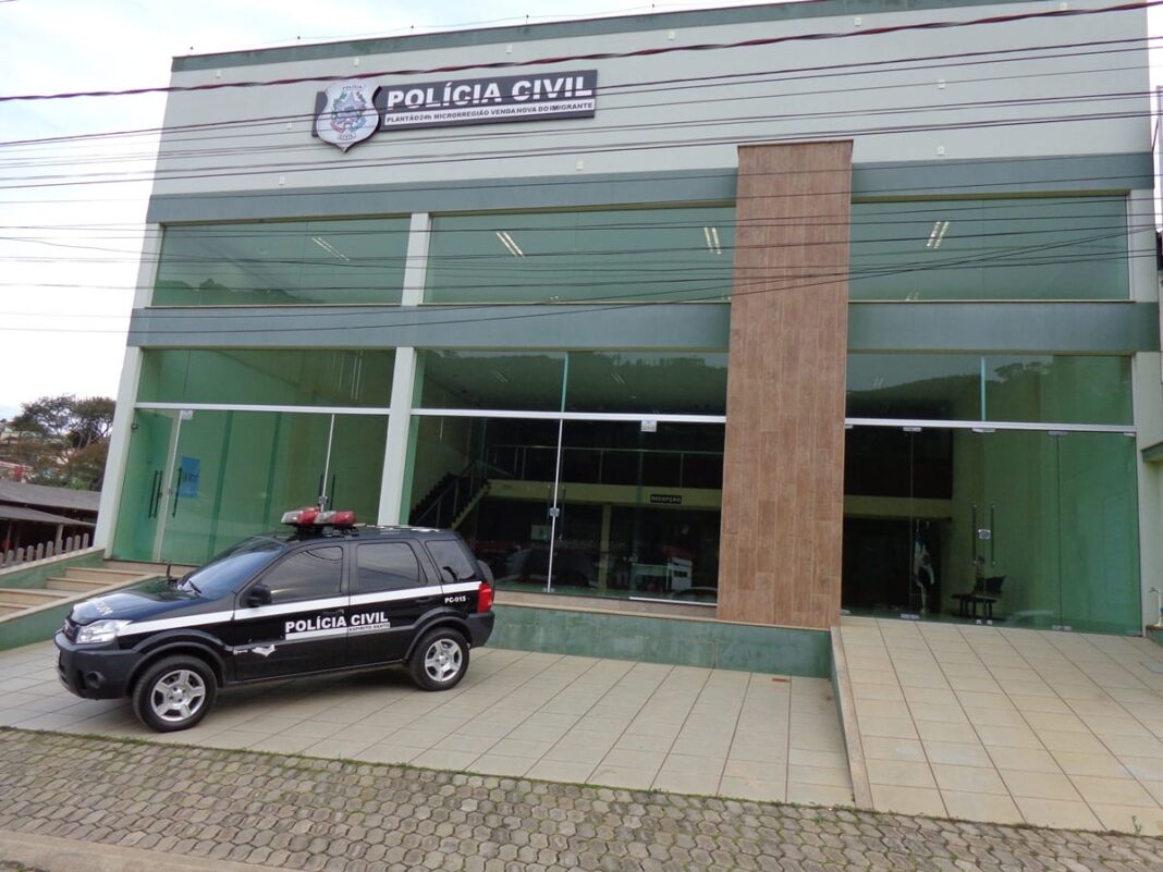 Patrão dá marcha a ré no carro e mata filho do funcionário em Venda Nova do Imigrante Patrão dá marcha a ré no carro e mata filho do funcionário em Venda Nova do Imigrante