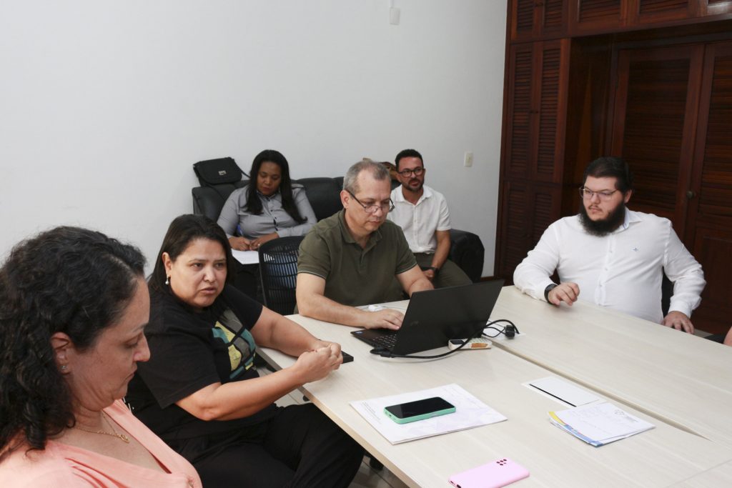 Cachoeiro inicia elaboração do Plano Municipal de Segurança Alimentar e Nutricional Prefeitura de Cachoeiro realiza primeira reunião da Câmara de Segurança Alimentar - Prefeitura de Cachoeiro de Itapemirim