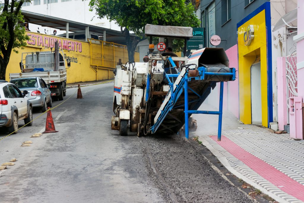 Cachoeiro inicia novo pacote de pavimentação e recapeamento em diversos bairros Confira a relação de ruas que serão asfaltadas e recapeadas em Cachoeiro - Prefeitura de Cachoeiro de Itapemirim