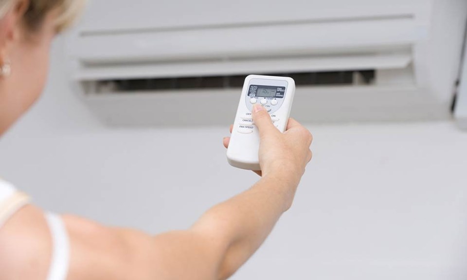 Conta de luz sobe em agosto; Procon-ES orienta sobre economia de energia Conta de luz sobe em agosto; Procon-ES orienta sobre economia de energia
