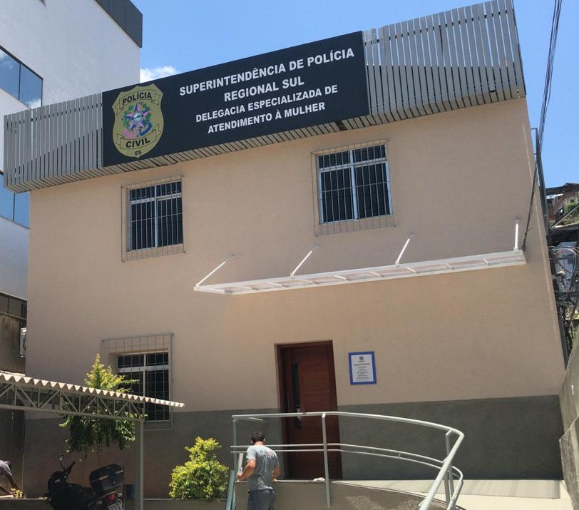 Polícia Civil prende homem por descumprimento da Lei Maria da Penha em Cachoeiro Polícia Civil prende homem por descumprimento da Lei Maria da Penha em Cachoeiro