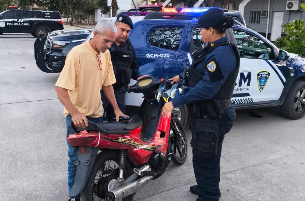 GCM de Cachoeiro recupera ciclomotor furtado durante patrulhamento no Centro Guarda Municipal recupera ciclomotor furtado durante patrulhamento no Centro de Cachoeiro - Prefeitura de Cachoeiro de Itapemirim