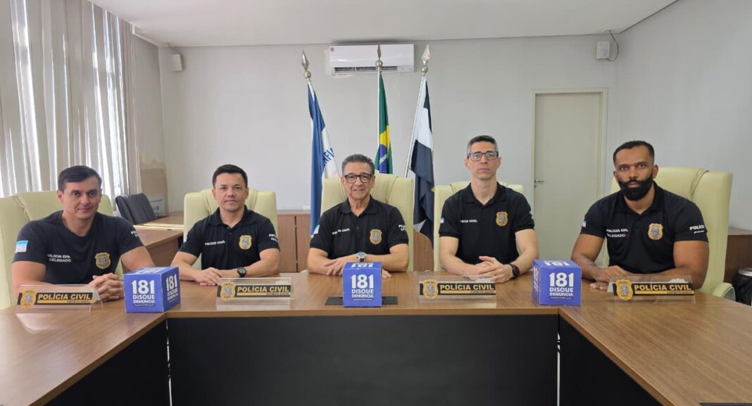 <p><strong>PCES prende homem e apreende adolescente por homicídio na Serra</strong></p> <p><strong>PCES prende homem e apreende adolescente por homicídio na Serra</strong></p>