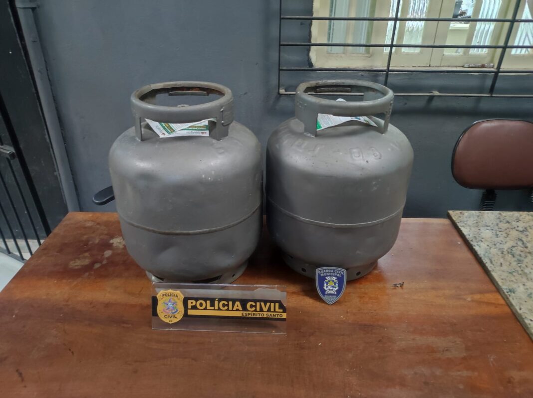Polícia Civil recupera objetos furtados de escola em Marataízes e identifica suspeito. Polícia Civil recupera objetos furtados de escola em Marataízes e identifica suspeito.