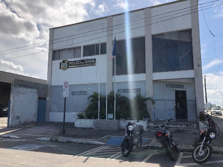 Polícia Civil e Militar prendem suspeito de tentativa de homicídio em Linhares Polícia Civil e Militar prendem suspeito de tentativa de homicídio em Linhares