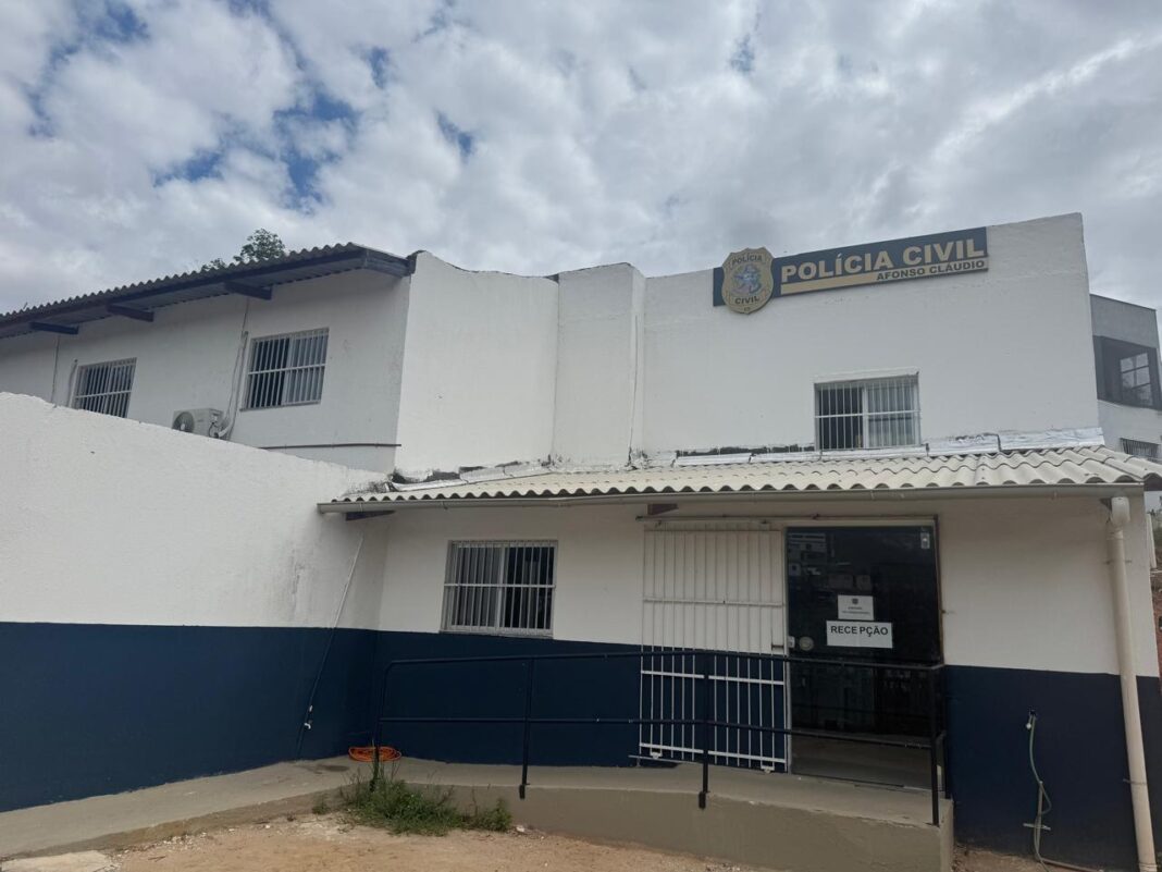 Homem de 46 anos é detido por assassinato em Afonso Cláudio após confissão Homem de 46 anos é detido por assassinato em Afonso Cláudio após confissão
