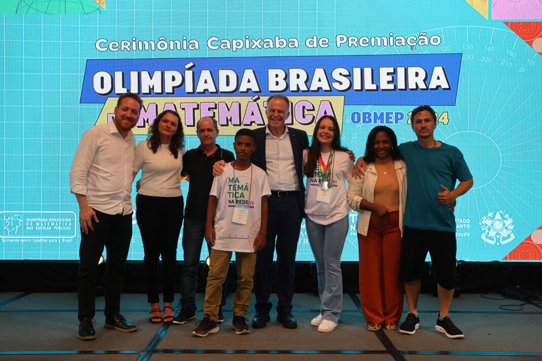 Governo do ES premia estudantes medalhistas da Olimpíada de Matemática Governo do ES premia estudantes medalhistas da Olimpíada de Matemática