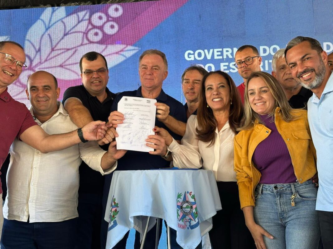 Governo do ES realiza novos investimentos em Divino de São Lourenço Governo do ES realiza novos investimentos em Divino de São Lourenço